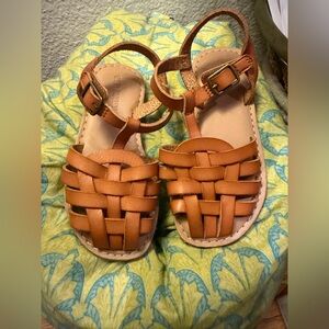 Girls old navy size 7 sandals